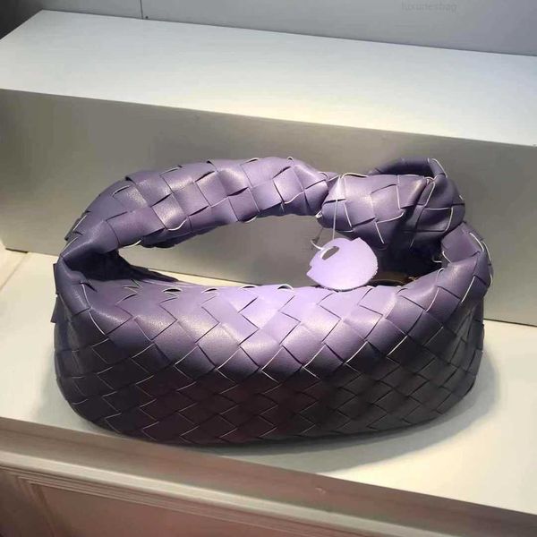 botega venates jodie mini teen intrecciato pouch spring soft cowhide woven croissant knotted large capacity pleated dumplings handbag female
botega venates jodie mini teen intrecciato pouch spring soft cowhide woven croissant knotted large capacity pleated dumplings handbag female