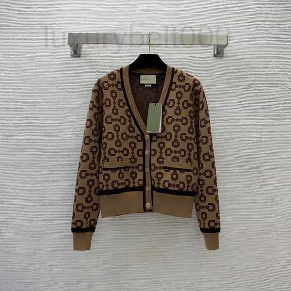 women's sweaters designer milan runway 2023 new spring v neck long sleeve print high end jacquard cardigan clothing 3ele, White;black
women's sweaters designer milan runway 2023 new spring v neck long sleeve print high end jacquard cardigan clothing 3ele, White;black
