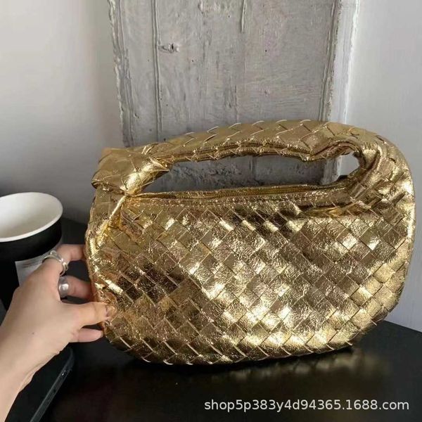 botega venates jodie mini teen intrecciato pouch handwoven underarm made of metal material small candy colored cloud bag is2v
botega venates jodie mini teen intrecciato pouch handwoven underarm made of metal material small candy colored cloud bag is2v