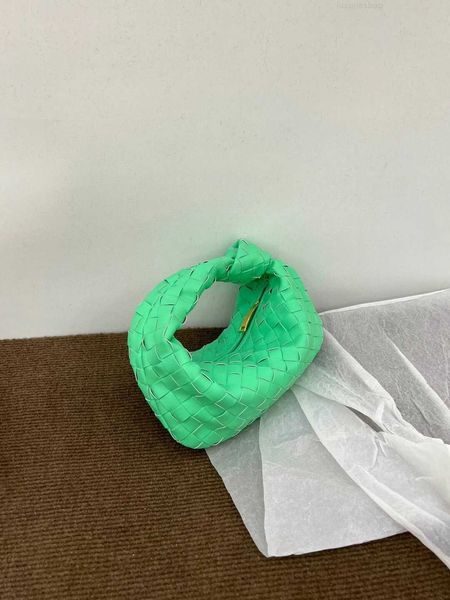 botega venates jodie mini teen intrecciato pouch spring soft cowhide woven croissant knotted large capacity pleated dumplings handbag female
botega venates jodie mini teen intrecciato pouch spring soft cowhide woven croissant knotted large capacity pleated dumplings handbag female