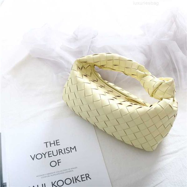 botega venates jodie mini teen intrecciato pouch woven oxhorn wrinkled dumpling leather underarm tidal shoulder messenger bag 8gx1
botega venates jodie mini teen intrecciato pouch woven oxhorn wrinkled dumpling leather underarm tidal shoulder messenger bag 8gx1