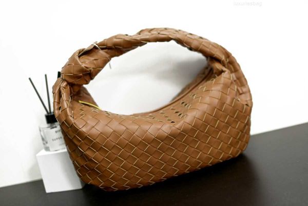 botega venates jodie mini teen intrecciato pouch woven armpit knot cloud handbag texture soft leather cowhorn bag women's fashion large
botega venates jodie mini teen intrecciato pouch woven armpit knot cloud handbag texture soft leather cowhorn bag women's fashion large