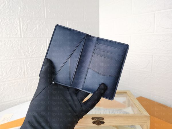 2023 new designer wallet men wallet short wallet card holder striped print by blue calfskin pocket money clip m80421, Red;black
2023 new designer wallet men wallet short wallet card holder striped print by blue calfskin pocket money clip m80421, Red;black