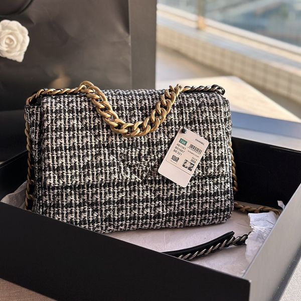 1:1 canvas flap bag 30cm woman shoulder handbag fashion designer bags with box c173
1:1 canvas flap bag 30cm woman shoulder handbag fashion designer bags with box c173
