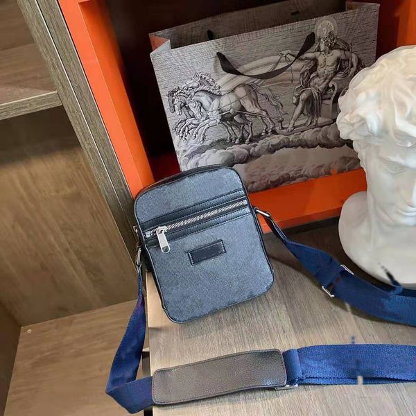 the latest high-end single shoulder bag messenger bag crossbody bag camera bag mobile phone bag high appearance level light luxury trend
the latest high-end single shoulder bag messenger bag crossbody bag camera bag mobile phone bag high appearance level light luxury trend