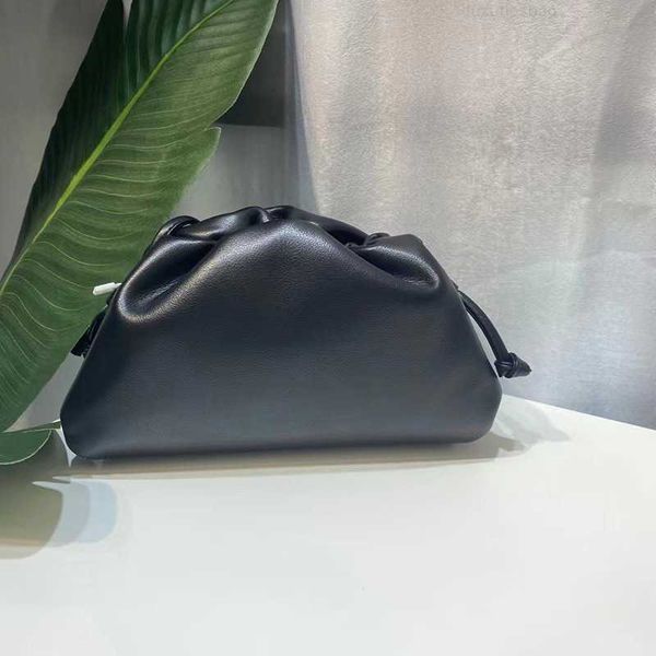 botega venates jodie mini teen intrecciato pouch plain cloud large and small fashionable one shoulder messenger soft hand dumpling bag d7yq
botega venates jodie mini teen intrecciato pouch plain cloud large and small fashionable one shoulder messenger soft hand dumpling bag d7yq