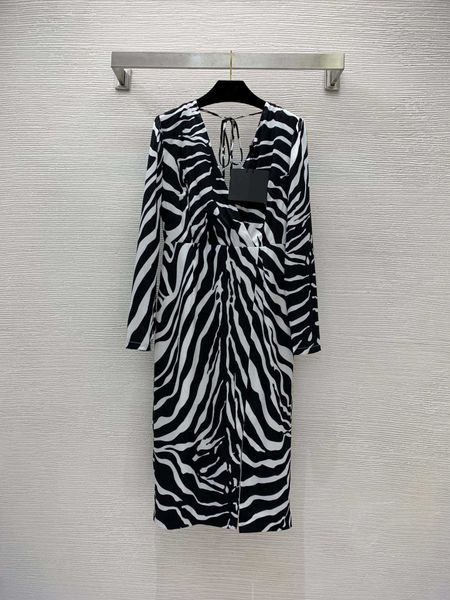 designer long dress women new style celebrity style black white contrast print front slit slim v-neck long-sleeved anarkali dresses shirts b, Black;gray
designer long dress women new style celebrity style black white contrast print front slit slim v-neck long-sleeved anarkali dresses shirts b, Black;gray