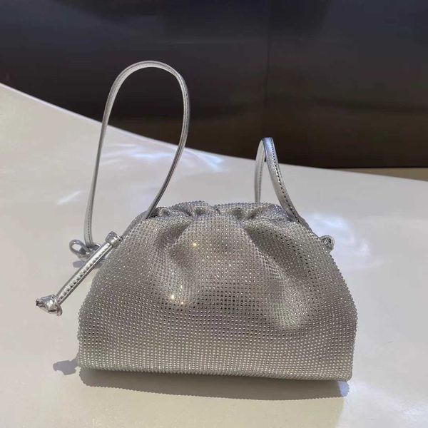 botega venates jodie mini teen intrecciato pouch women's crystal cloud fashion one shoulder messenger clip bag 76nb
botega venates jodie mini teen intrecciato pouch women's crystal cloud fashion one shoulder messenger clip bag 76nb