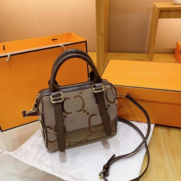 women's bag designer's bag 2023 new fashion postman bag color matching one shoulder crossbody bag women's handbag men's
women's bag designer's bag 2023 new fashion postman bag color matching one shoulder crossbody bag women's handbag men's