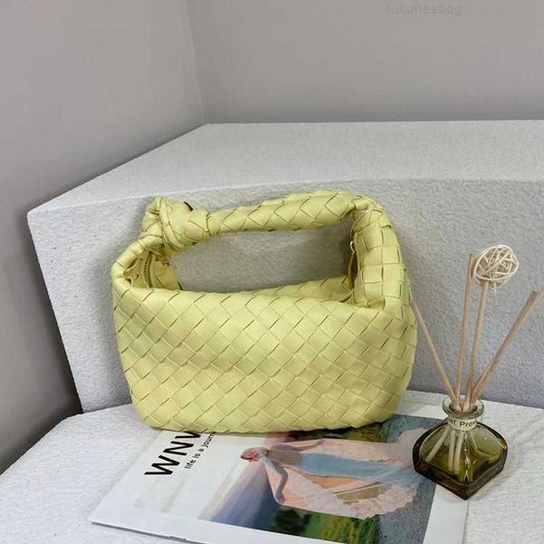 botega venates jodie mini teen intrecciato pouch woven candy colorful hand soft cow leather fashionable knotted dumplings ox horn cloud bag
botega venates jodie mini teen intrecciato pouch woven candy colorful hand soft cow leather fashionable knotted dumplings ox horn cloud bag