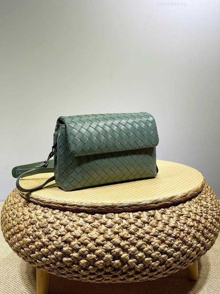 botega venates jodie mini teen intrecciato pouch crowd women's sheepskin leather knitted fashion casual one shoulder crossbody bag p40m
botega venates jodie mini teen intrecciato pouch crowd women's sheepskin leather knitted fashion casual one shoulder crossbody bag p40m