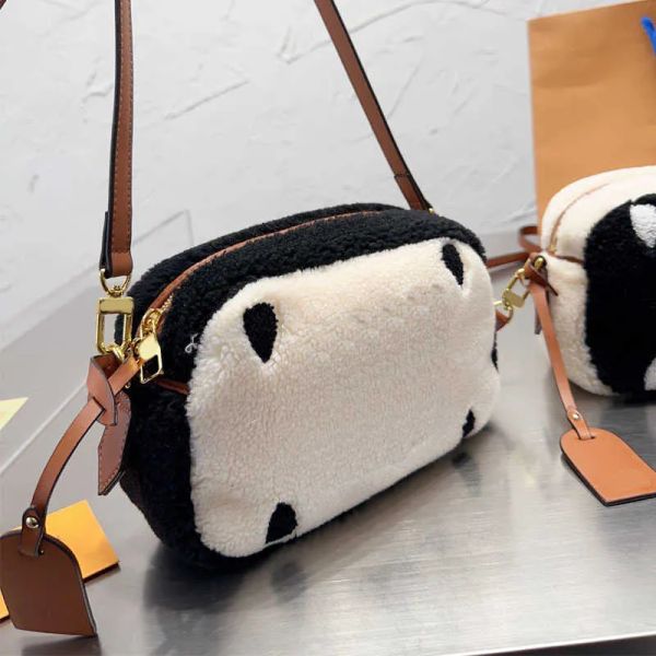 cross body designer bags women shoulder bags winter camera bag wallet cross underarm bag womens handbag plush luxurys handbags 221220, Black;red
cross body designer bags women shoulder bags winter camera bag wallet cross underarm bag womens handbag plush luxurys handbags 221220, Black;red