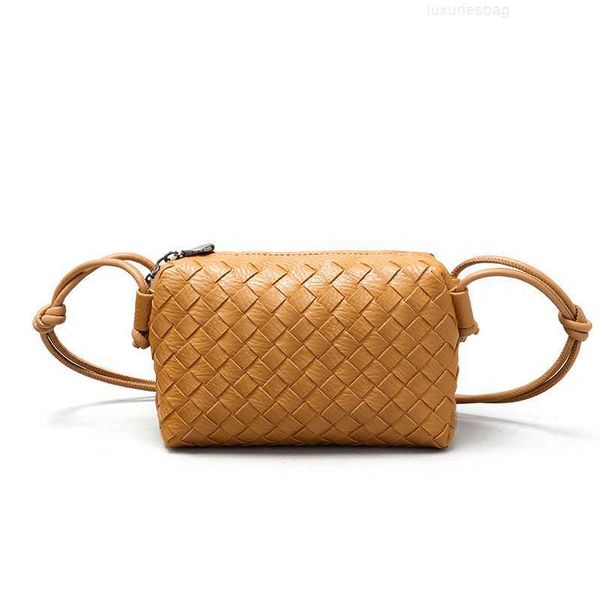 botega venates jodie mini teen intrecciato pouch summer makaron handwoven women's simple solid color fashion versatile crossbody small
botega venates jodie mini teen intrecciato pouch summer makaron handwoven women's simple solid color fashion versatile crossbody small