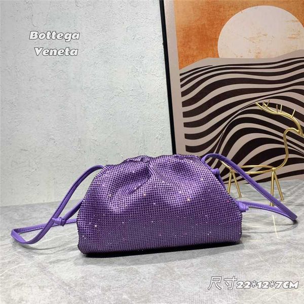botega venates jodie mini teen intrecciato small crystal diamond cloud fashion trend versatile one shoulder messenger soft leather dumpling
botega venates jodie mini teen intrecciato small crystal diamond cloud fashion trend versatile one shoulder messenger soft leather dumpling
