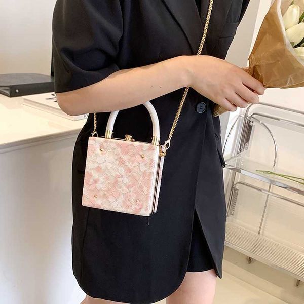box dinner summer women bag chain fashion shoulder lace evening flower style
box dinner summer women bag chain fashion shoulder lace evening flower style