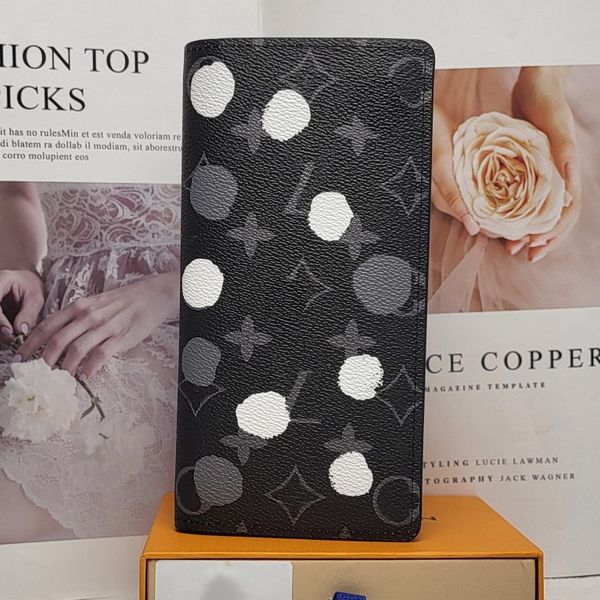 mens women luxurys designers wallets paint doodle style handbag classic flower bag ladies travel wallet zippy coin purse with box 81932 8193, Red;black
mens women luxurys designers wallets paint doodle style handbag classic flower bag ladies travel wallet zippy coin purse with box 81932 8193, Red;black
