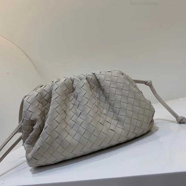 womens designer bag botegas purse venetas pouch bags intrecciato luxury woven shoulder mess wwi0
womens designer bag botegas purse venetas pouch bags intrecciato luxury woven shoulder mess wwi0