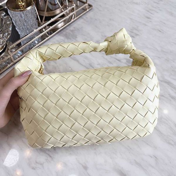 botega venates jodie mini teen intrecciato pouch leather woven knotted hand armpit carrying ox horn dumpling cloud bag fashion niche women&#
botega venates jodie mini teen intrecciato pouch leather woven knotted hand armpit carrying ox horn dumpling cloud bag fashion niche women&#