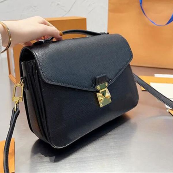 the tote bag chain crossbody shoulder bags women flap handbags purse genuine leather luxury bag fashion letters classic lock catch lady mess
the tote bag chain crossbody shoulder bags women flap handbags purse genuine leather luxury bag fashion letters classic lock catch lady mess