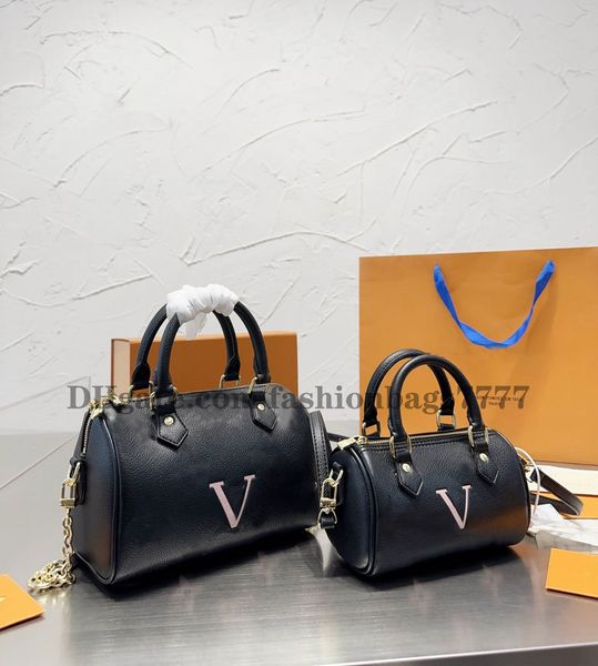luxury designer women handbags speedy shoulder bag tote purses womens genuine leather print handbag louiseity purse viutonity crossbody bags
luxury designer women handbags speedy shoulder bag tote purses womens genuine leather print handbag louiseity purse viutonity crossbody bags