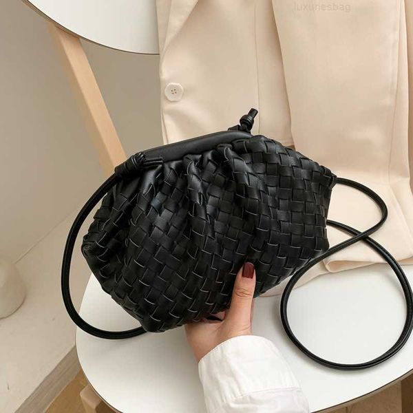 botega venates jodie mini teen intrecciato pouch luxury woven soft leather messenger women's fashion women's brand handbag and pur
botega venates jodie mini teen intrecciato pouch luxury woven soft leather messenger women's fashion women's brand handbag and pur