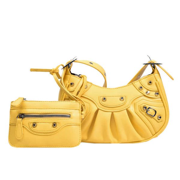 purses new armpit women's fashion single shoulder messenger bag mother locomotive bag
purses new armpit women's fashion single shoulder messenger bag mother locomotive bag