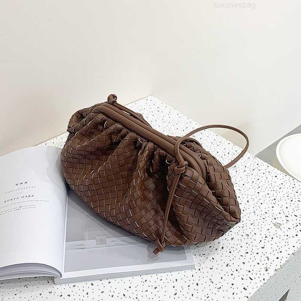 botega venates jodie mini teen intrecciato pouch soft leather woven net red cloud fan yangqi women's r tide dumpling bag one shoulder m
botega venates jodie mini teen intrecciato pouch soft leather woven net red cloud fan yangqi women's r tide dumpling bag one shoulder m