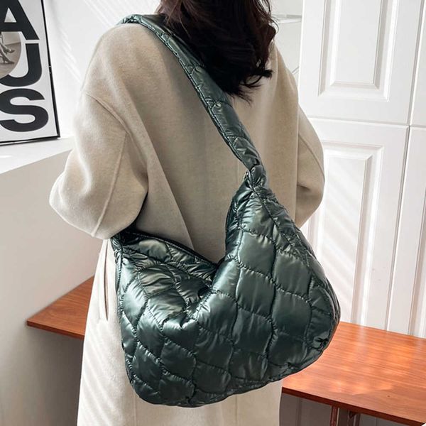 women package shoulder bags autumn winter new rhomb embroidery thread handbags fashionable cotton jacket down bags 230308
women package shoulder bags autumn winter new rhomb embroidery thread handbags fashionable cotton jacket down bags 230308