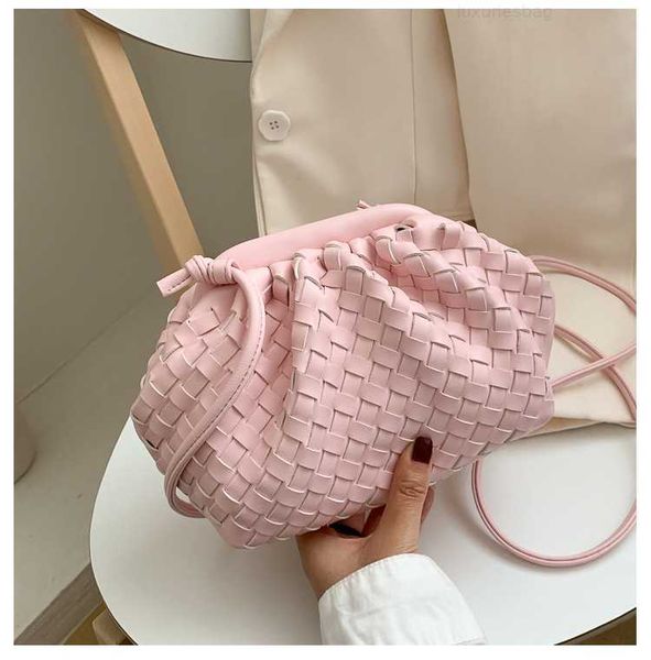 botega venates jodie mini teen intrecciato pouch women's small fashion woven cloud network red versatile crossbody bag paq1
botega venates jodie mini teen intrecciato pouch women's small fashion woven cloud network red versatile crossbody bag paq1