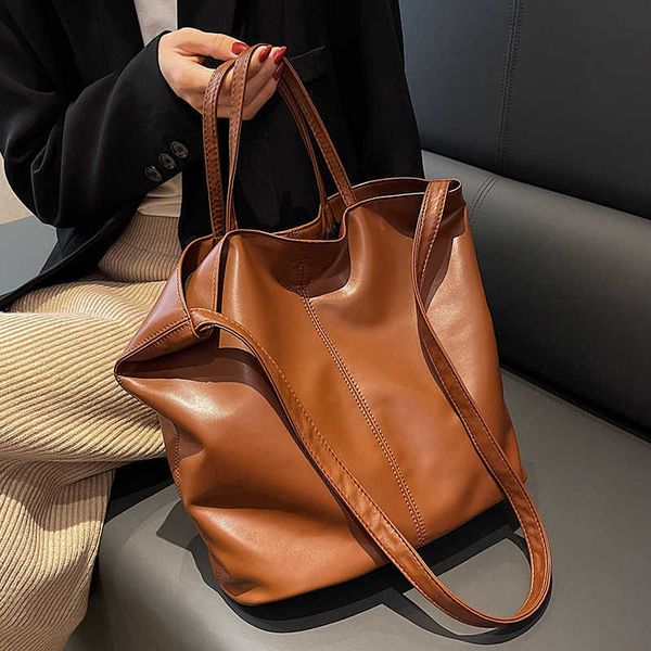 shoulder bags large tote for women trend vintage soft leather designer high capacity handbags lady hobo bag 230322
shoulder bags large tote for women trend vintage soft leather designer high capacity handbags lady hobo bag 230322