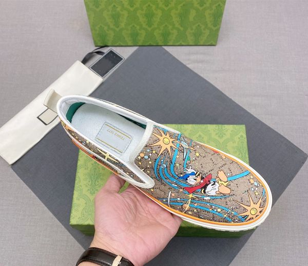 2023 high-quality couple style casual shoes tennis 1977s women shoes tpu sole embossed double gs tarpaulin fashion color matching men's, Black
2023 high-quality couple style casual shoes tennis 1977s women shoes tpu sole embossed double gs tarpaulin fashion color matching men's, Black