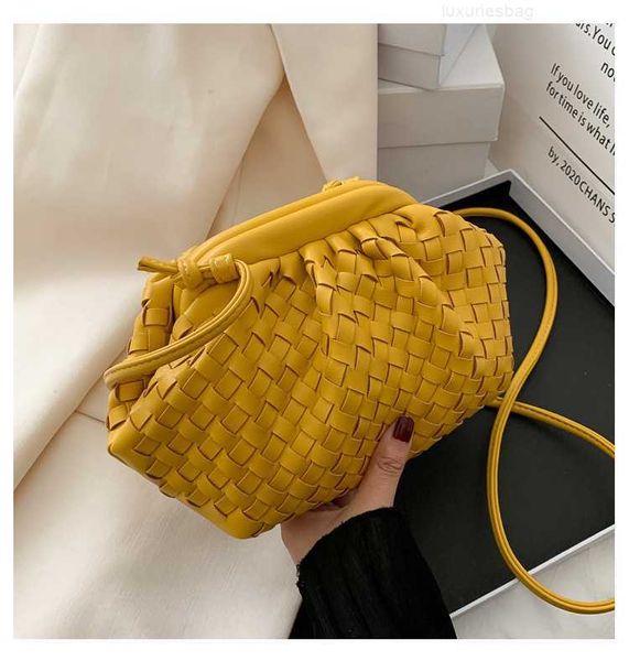 botega venates jodie mini teen intrecciato pouch women's small fashion woven cloud network red versatile crossbody bag byks
botega venates jodie mini teen intrecciato pouch women's small fashion woven cloud network red versatile crossbody bag byks