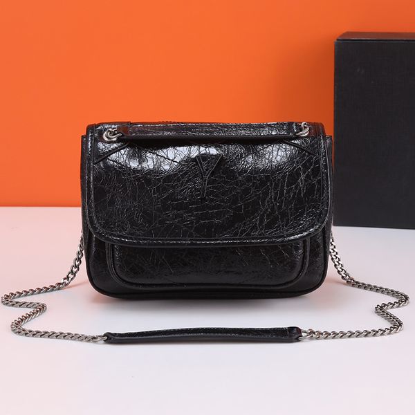women luxurys handbag wallet designer stray bags shoulder crossbody bag roving bag messenger bag fashion oil wax genuine leather roving bag
women luxurys handbag wallet designer stray bags shoulder crossbody bag roving bag messenger bag fashion oil wax genuine leather roving bag