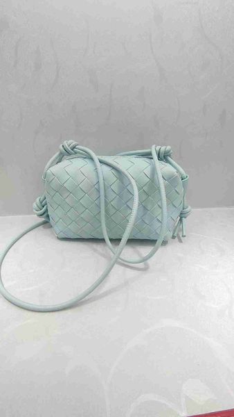 botega venates jodie mini teen intrecciato pouch versatile texture small square soft leather oneshoulder crossbody handwoven cloud bag j43e
botega venates jodie mini teen intrecciato pouch versatile texture small square soft leather oneshoulder crossbody handwoven cloud bag j43e