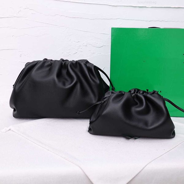 pouch designer bags bag intrecciato botegas venetas purse luxury womens soft small simple one shoulder cross 0ku2
pouch designer bags bag intrecciato botegas venetas purse luxury womens soft small simple one shoulder cross 0ku2