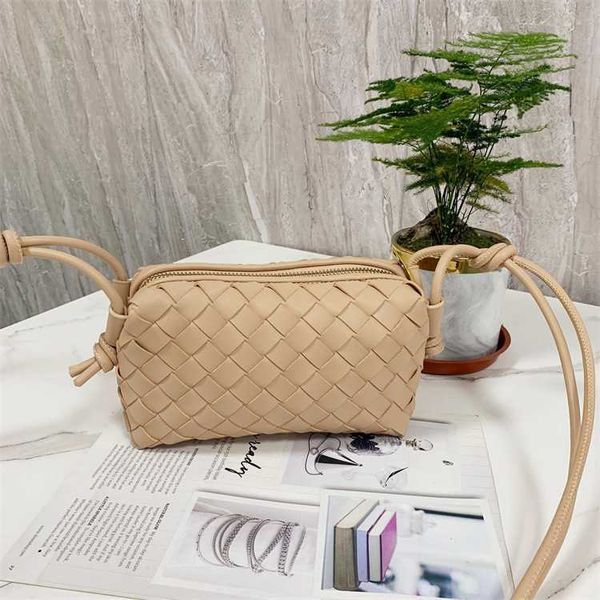 botega venates jodie mini teen intrecciato pouch handwoven women's messenger small square versatile soft leather shoulder bag kb2w
botega venates jodie mini teen intrecciato pouch handwoven women's messenger small square versatile soft leather shoulder bag kb2w
