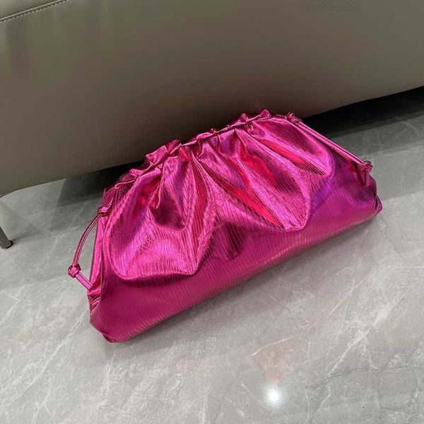 botega venates jodie mini teen intrecciato pouch women's gold cloud large and small woven dumplings hand single shoulder diagonal women
botega venates jodie mini teen intrecciato pouch women's gold cloud large and small woven dumplings hand single shoulder diagonal women
