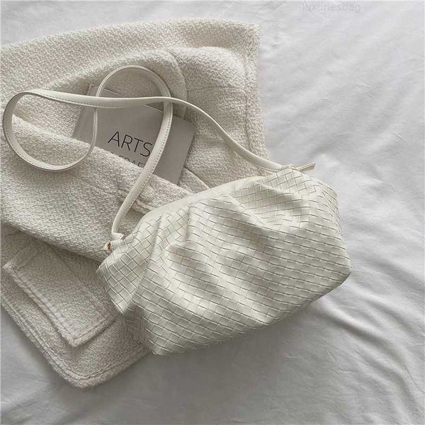 botega venates jodie mini teen intrecciato pouch weaving cloud dumplings net red women's fashion single shoulder diagonal span wrinkled
botega venates jodie mini teen intrecciato pouch weaving cloud dumplings net red women's fashion single shoulder diagonal span wrinkled