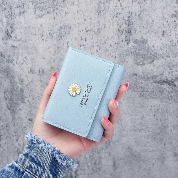 wallets women daisy pattern three-fold leather multi-slot holder short small coin purse luxury designer money bag y2303, Red;black
wallets women daisy pattern three-fold leather multi-slot holder short small coin purse luxury designer money bag y2303, Red;black
