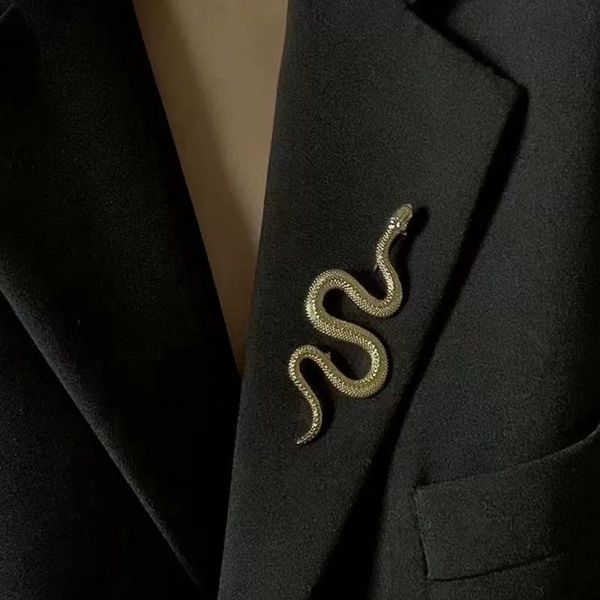 luxury fashion designer men's and women's brooches snake brooches suit women's dress pin specifications designer jewelry, Gray
luxury fashion designer men's and women's brooches snake brooches suit women's dress pin specifications designer jewelry, Gray