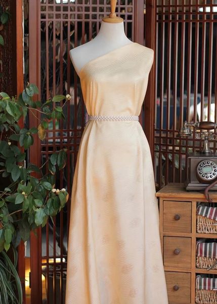 flame pattern cheongsam hanfu chinese cloting dress 100% mulberry silk, Black;white
flame pattern cheongsam hanfu chinese cloting dress 100% mulberry silk, Black;white