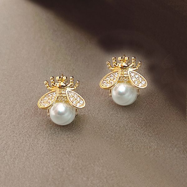 honeybee pearl ear studs 925 silver needle simple, small, exquisite korean small earrings ins versatile women's fashion wholesale, Golden
honeybee pearl ear studs 925 silver needle simple, small, exquisite korean small earrings ins versatile women's fashion wholesale, Golden