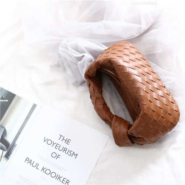 botega venates jodie mini teen intrecciato pouch woven oxhorn wrinkled dumpling leather underarm tidal shoulder messenger bag lops
botega venates jodie mini teen intrecciato pouch woven oxhorn wrinkled dumpling leather underarm tidal shoulder messenger bag lops