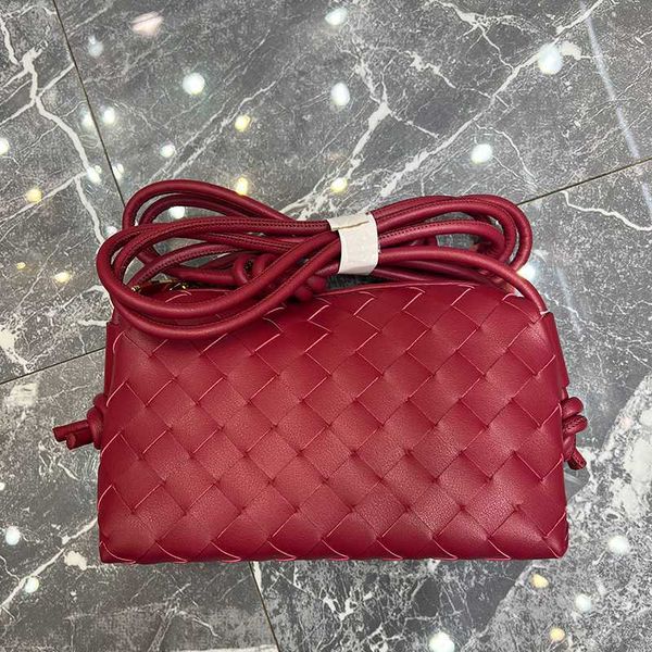 botega venates jodie mini teen intrecciato pouch square woven cloud soft leather dumpling women's fashion single shoulder diagonal cros
botega venates jodie mini teen intrecciato pouch square woven cloud soft leather dumpling women's fashion single shoulder diagonal cros
