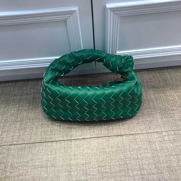 botega venates jodie mini teen intrecciato pouch spring soft cowhide woven croissant knotted large capacity pleated dumplings handbag female
botega venates jodie mini teen intrecciato pouch spring soft cowhide woven croissant knotted large capacity pleated dumplings handbag female