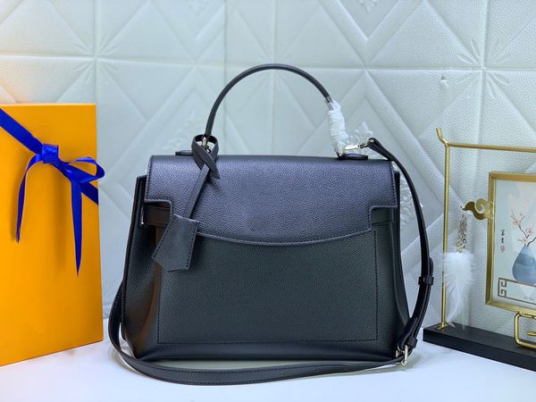ever bb shoulder lockme bag handbag women tote chain bags purse wallet designer vintage flap bags keybell lock handbags leather luxurys cros
ever bb shoulder lockme bag handbag women tote chain bags purse wallet designer vintage flap bags keybell lock handbags leather luxurys cros