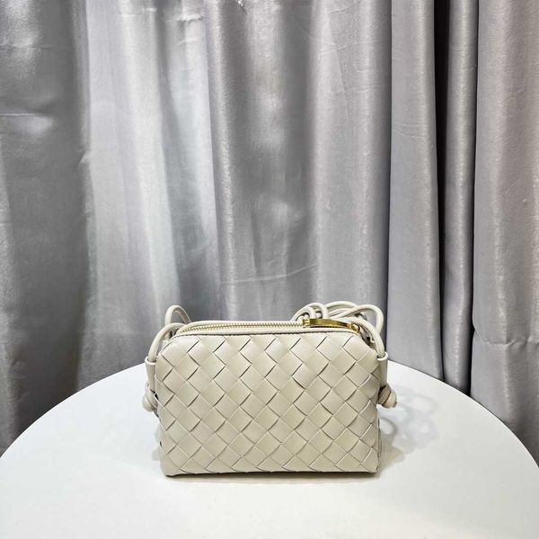 botega venates jodie mini teen intrecciato pouch square woven cloud soft leather dumpling women's fashion single shoulder diagonal cros
botega venates jodie mini teen intrecciato pouch square woven cloud soft leather dumpling women's fashion single shoulder diagonal cros