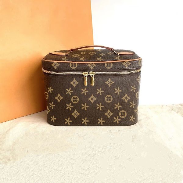 evening m44935 m42265 3 size nice bb bag luxury tote handbag women designer wash pouch louiseity man wallet viutonity makeup leather shoulde
evening m44935 m42265 3 size nice bb bag luxury tote handbag women designer wash pouch louiseity man wallet viutonity makeup leather shoulde