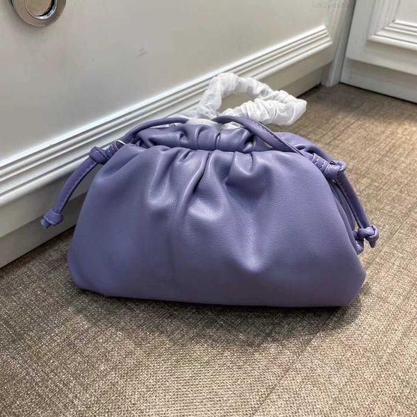 botega venates jodie mini teen intrecciato pouch dumpling net red same style hand cloud versatile leather women's bag one shoulder mess
botega venates jodie mini teen intrecciato pouch dumpling net red same style hand cloud versatile leather women's bag one shoulder mess