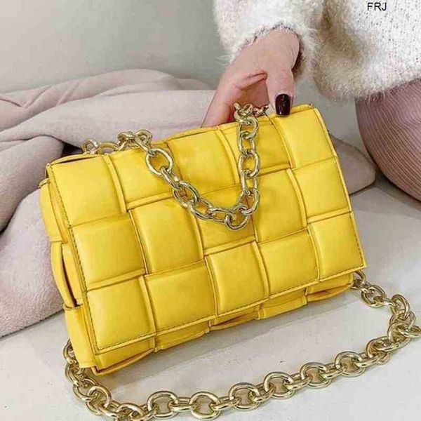 bags venetas designer bottegas cassettes 2023 european and american autumn winter new family chain satchel woven pillow bag foreign trade ha
bags venetas designer bottegas cassettes 2023 european and american autumn winter new family chain satchel woven pillow bag foreign trade ha